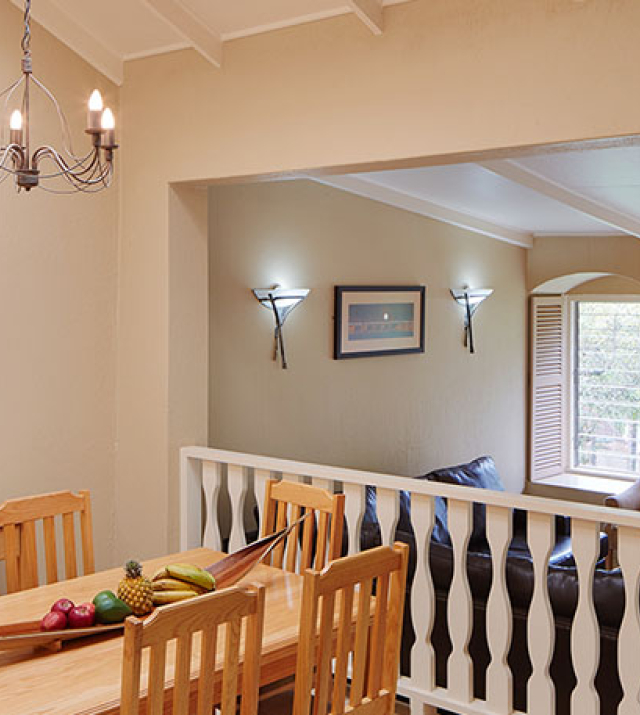 Wateberry-Hill-2-Bed-4-Sleeper-A-Side-Diningroom-1-Etienne-2014.jpg
